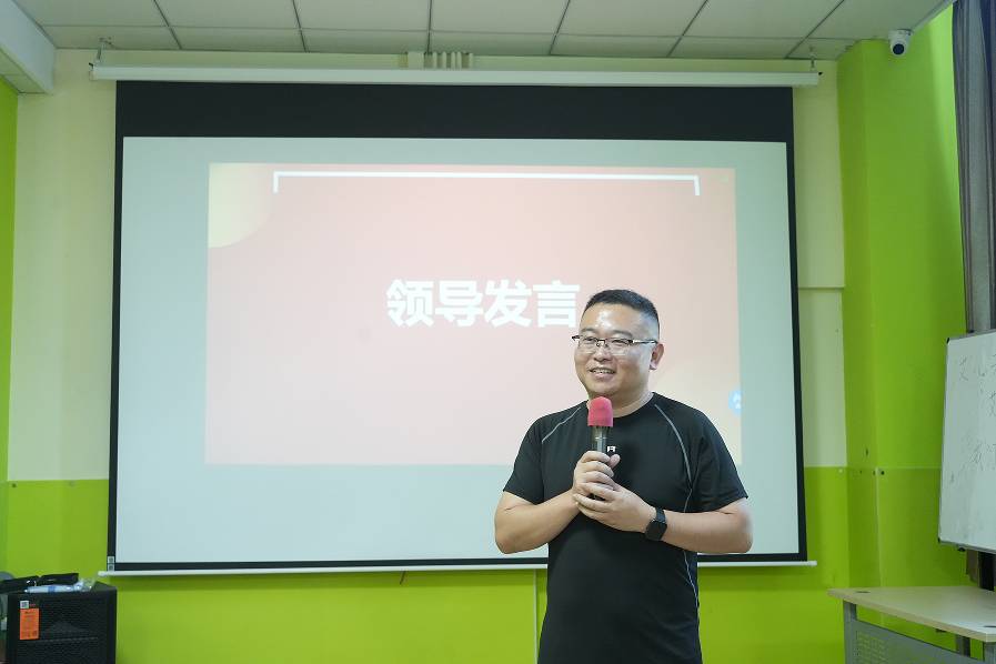 艾莱依数字工厂第十五期暑期亲子班圆满结班 | 童心筑梦护航成长新篇章 新闻配图