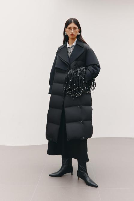 艾莱依一举斩获三项国际设计金奖，重新定义羽绒服时尚美学 新闻配图