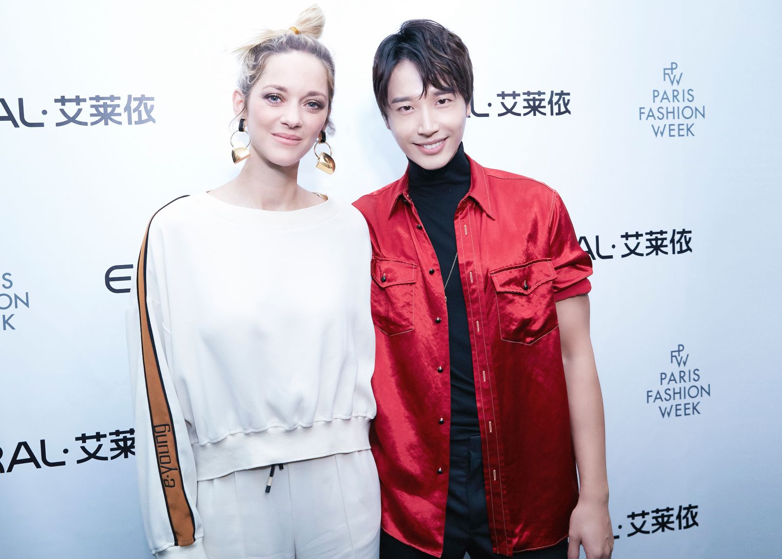 中国时尚终于觉醒啦,艾莱依刚刚惊艳了巴黎时装周 新闻配图