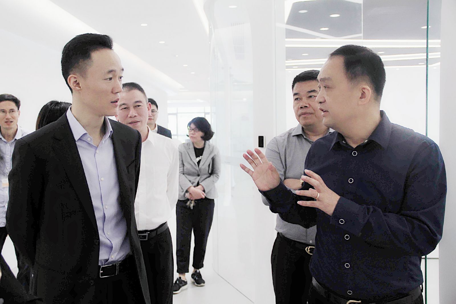 中国工商银行丽水市分行行长应海卿一行莅临艾莱依集团参观交流 新闻配图