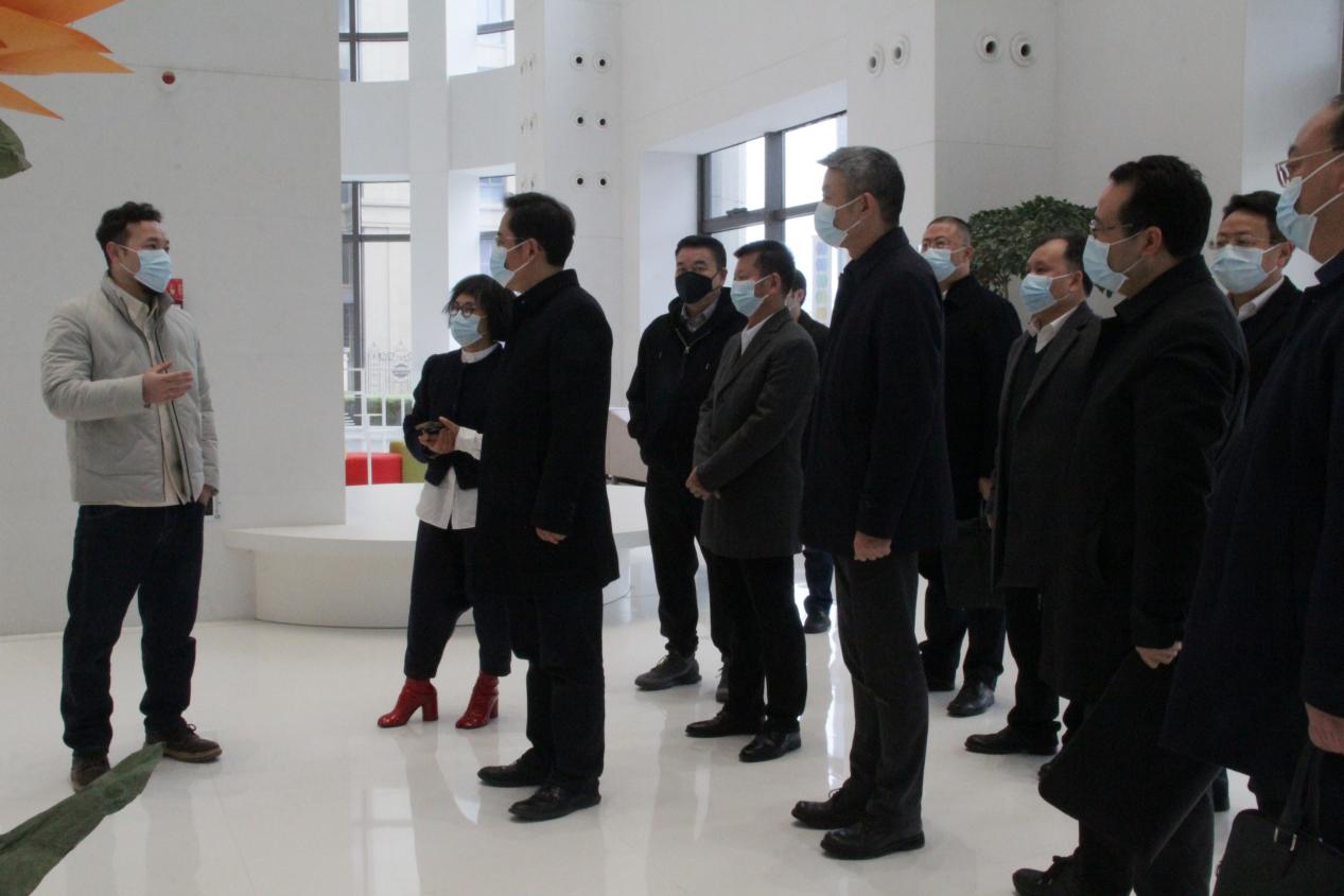 市委副书记、代市长吴舜泽莅临艾莱依考察指导 新闻配图