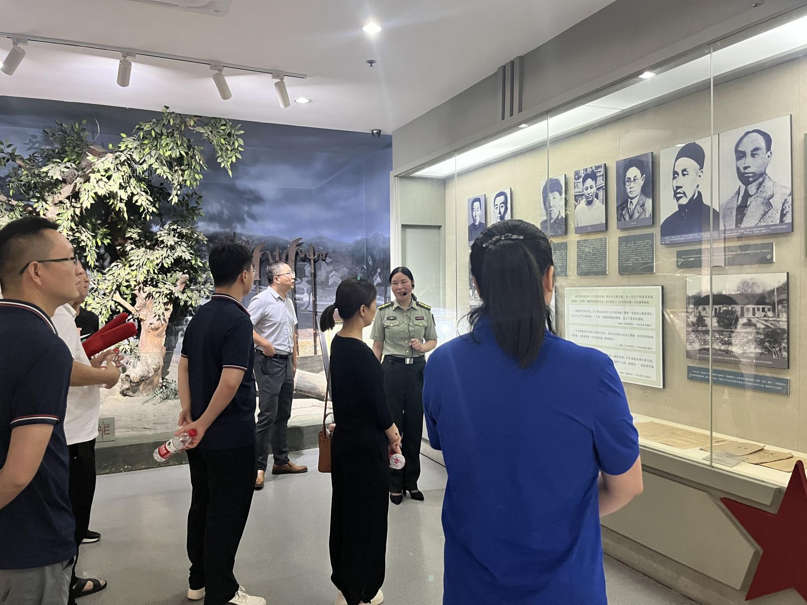 建党百年，继往开来|安徽俪信成服饰有限公司七一党建活动 新闻配图