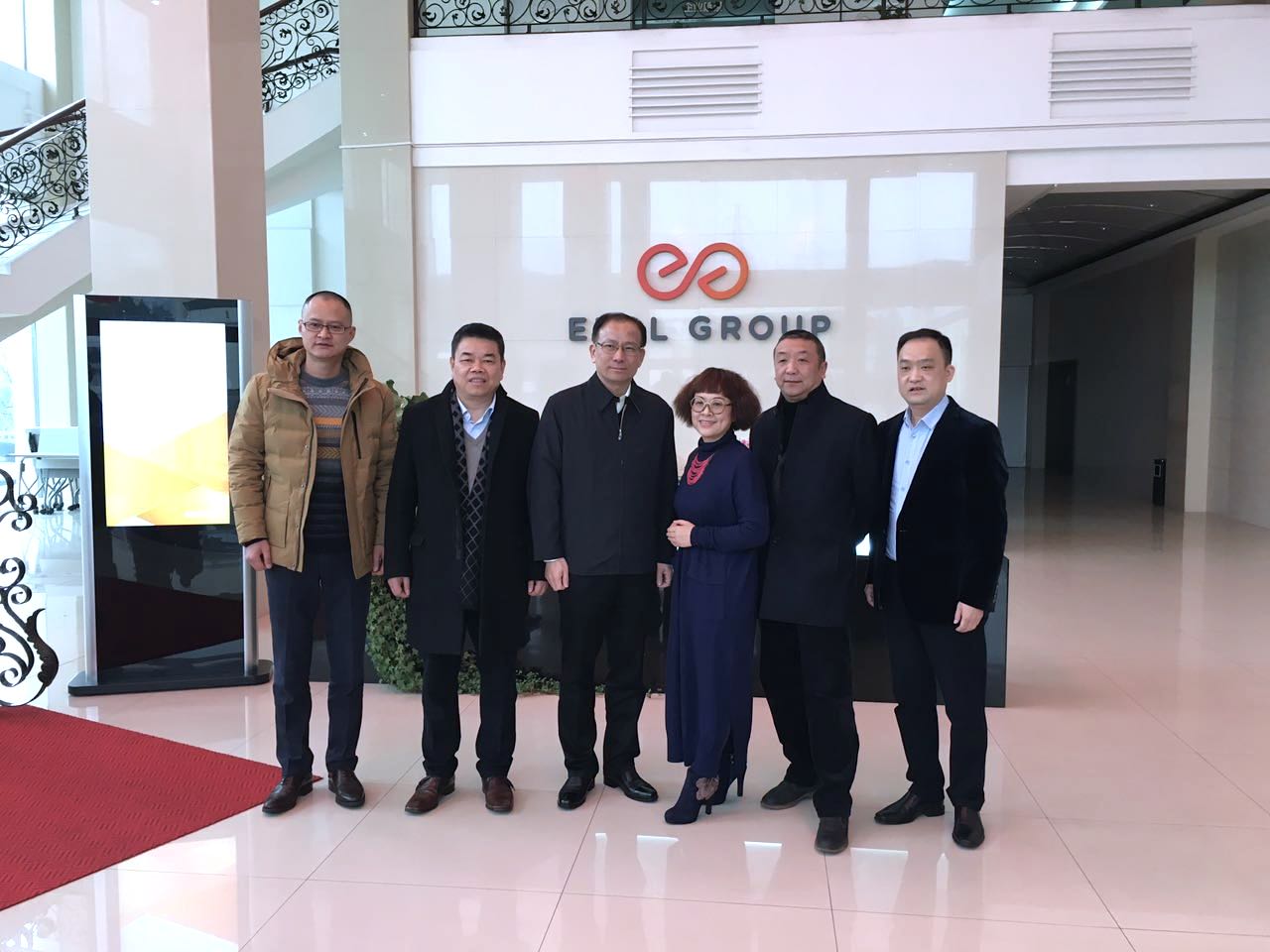 丽水市市委书记史济锡一行视察艾莱依，新春送祝福 新闻配图