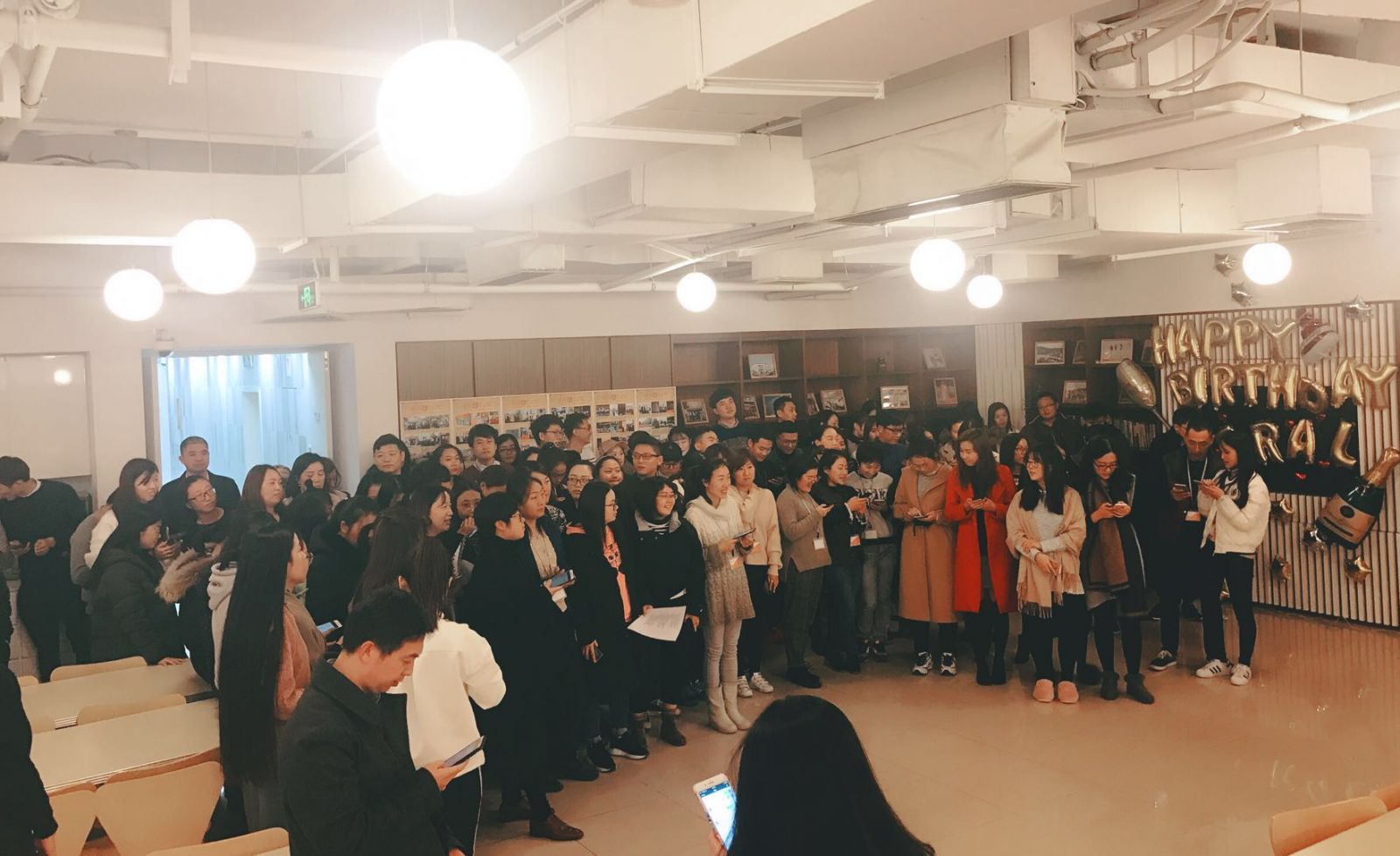 艾莱依集团20周年生日快乐！ 新闻配图