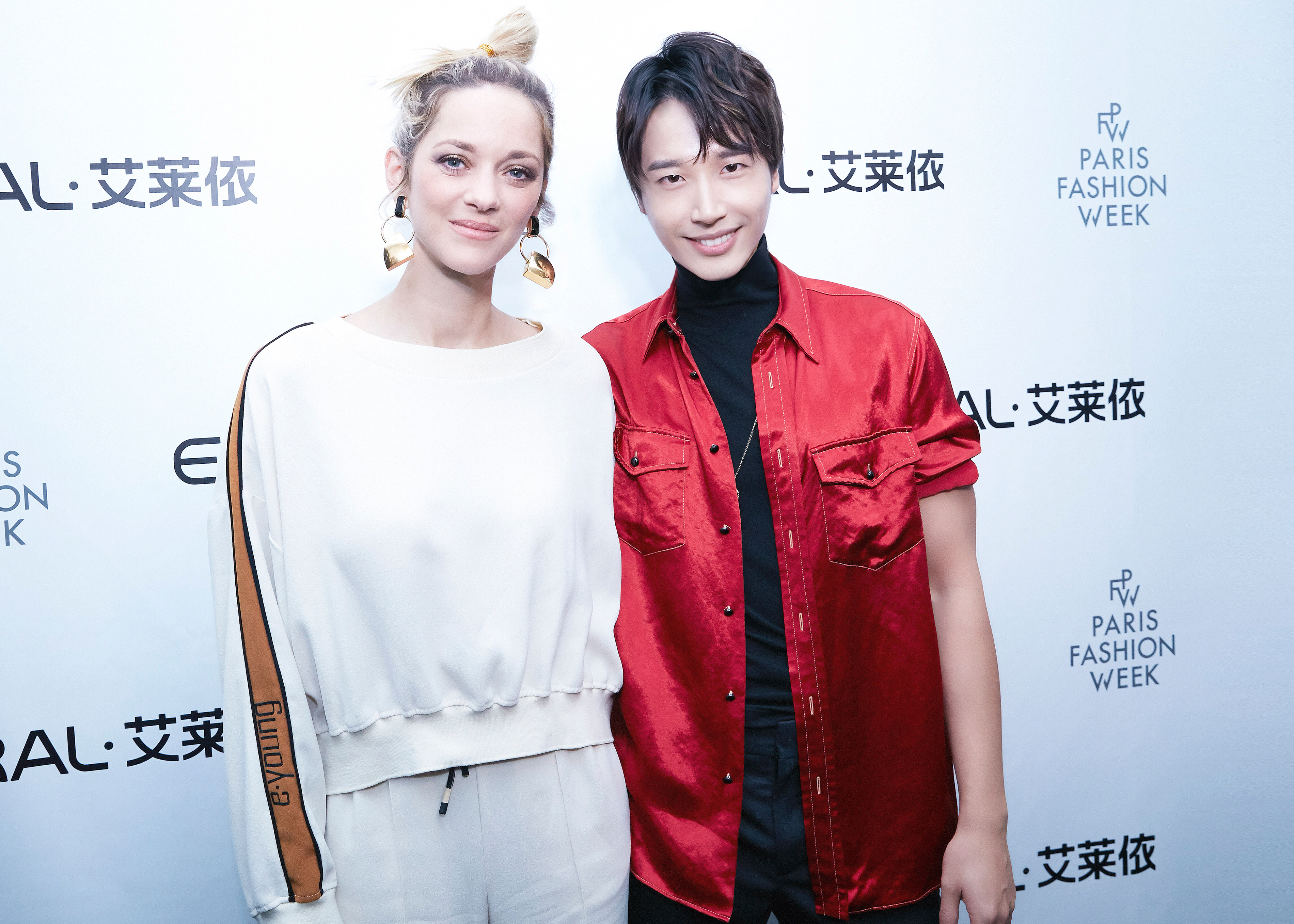 中国时尚终于觉醒啦，艾莱依刚刚惊艳了巴黎时装周
