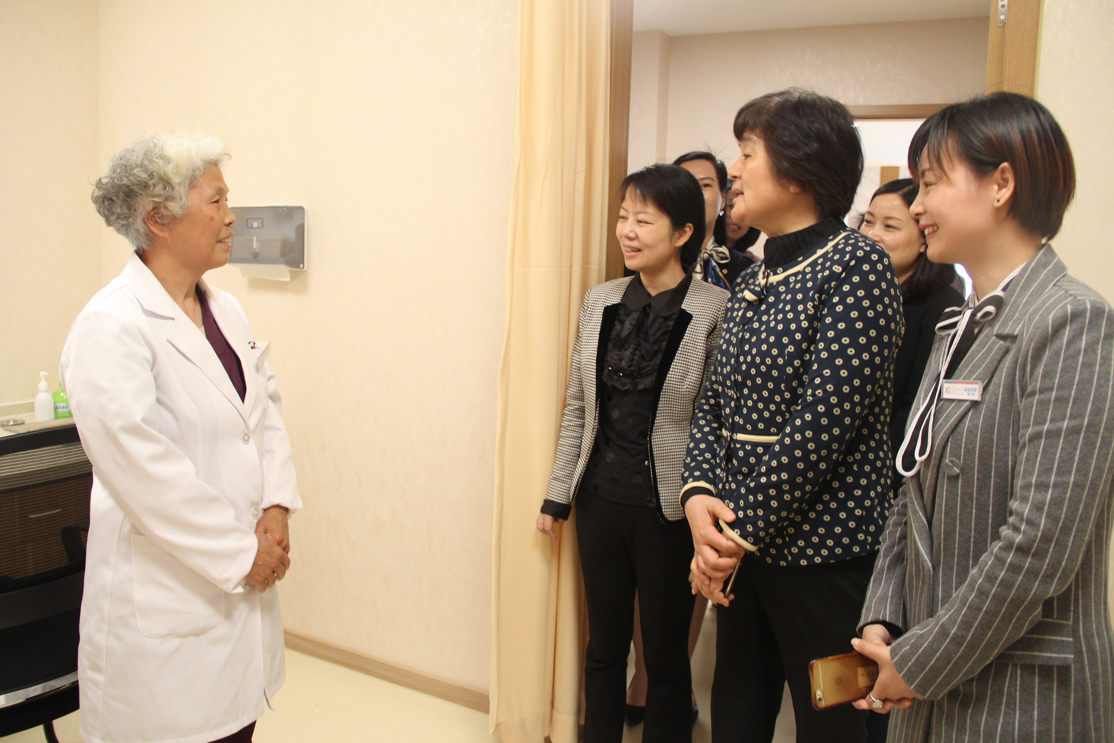 省妇联主席王文娟一行莅临艾莱依集团参观调研