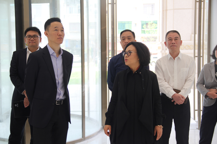 中国工商银行丽水市分行行长应海卿一行莅临艾莱依集团参观交流