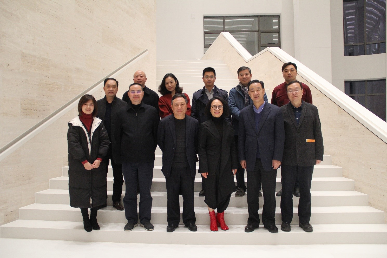 上海市普陀区政协主席钱城乡一行莅临艾莱依集团丽水总部参观